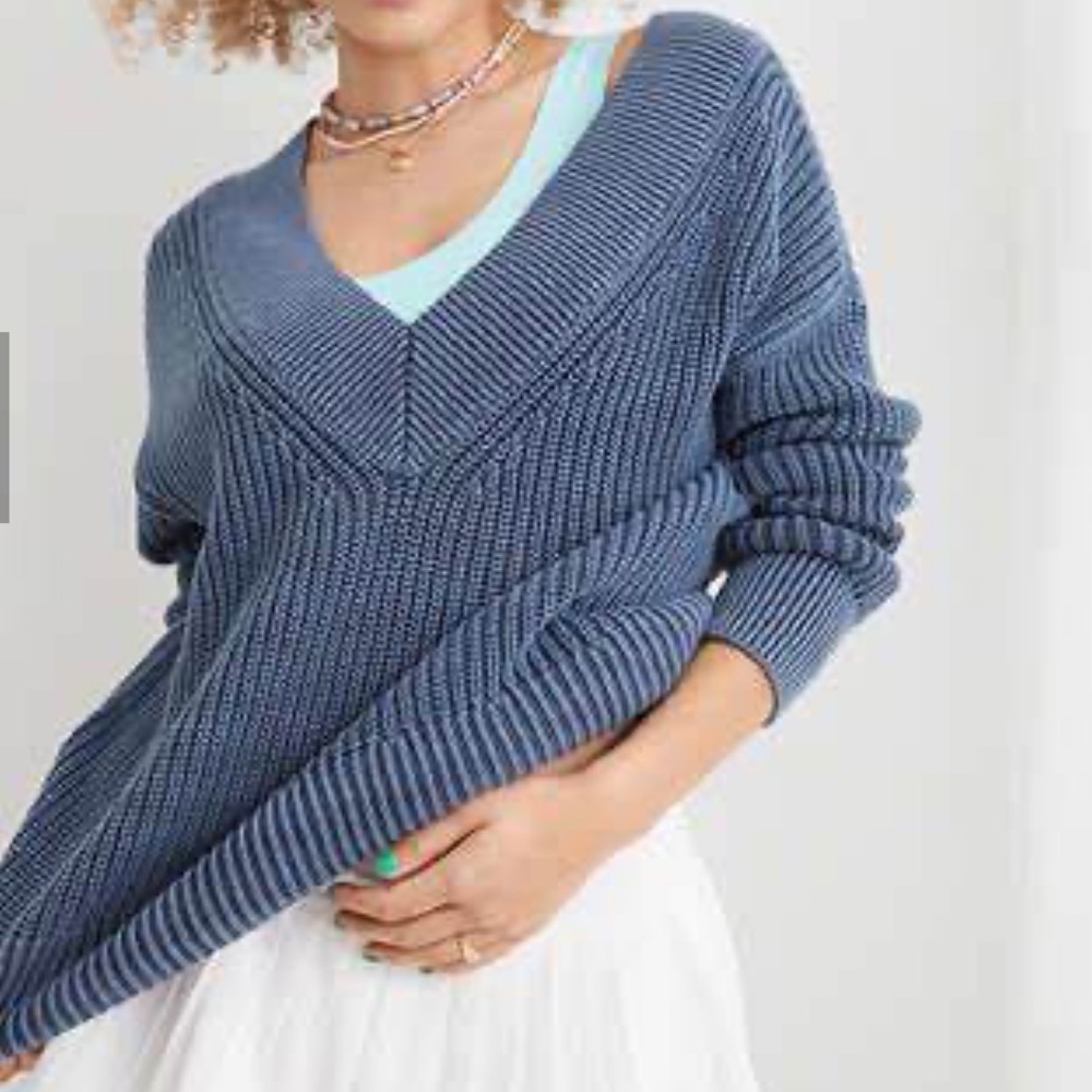 Aerie v necked blue sweater size large oversized fit